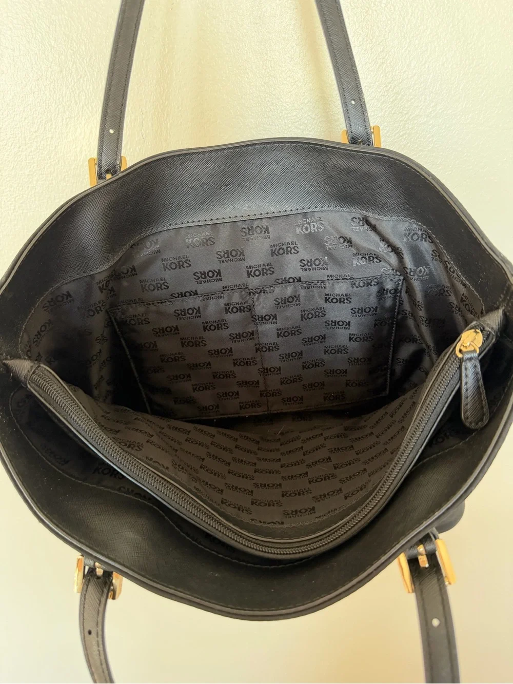 MICHAEL KORS Large Jet Set  Black Leather Snap Pocket Nylon Tote Bag